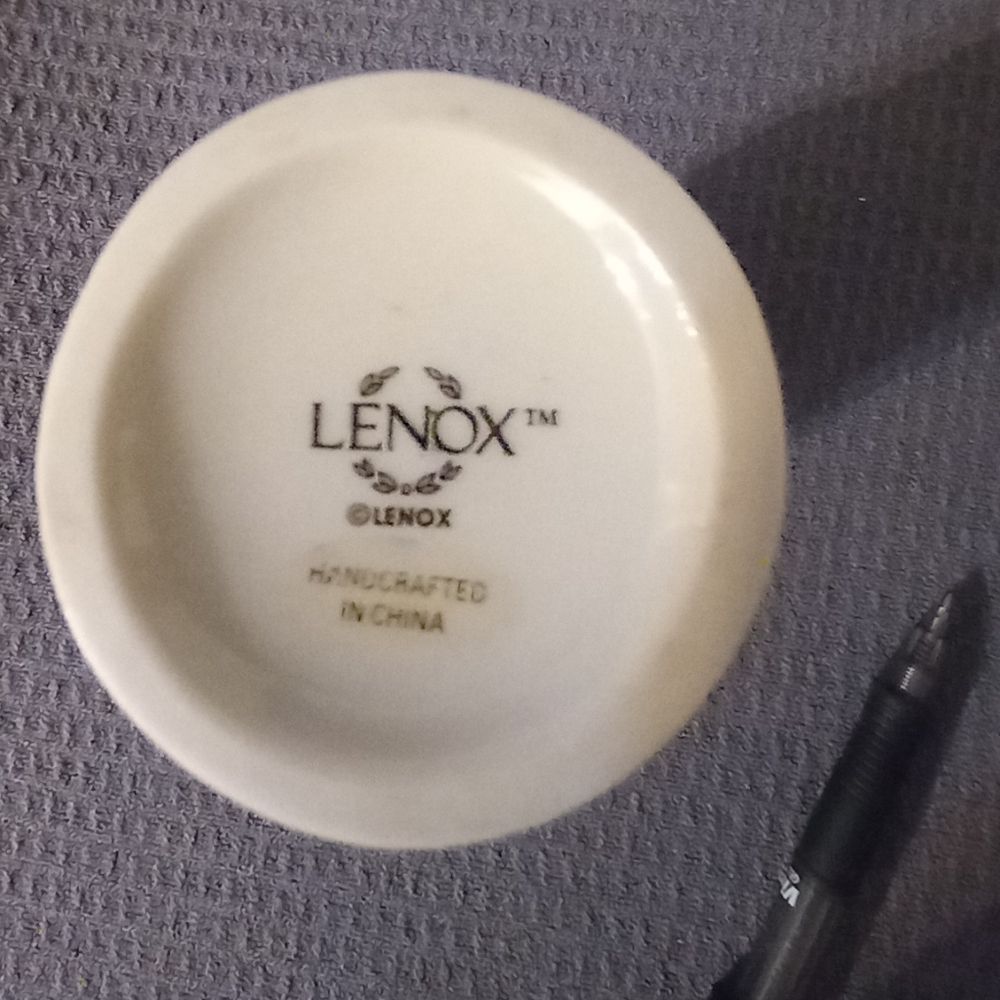 Lenox - Picture 3 of 3